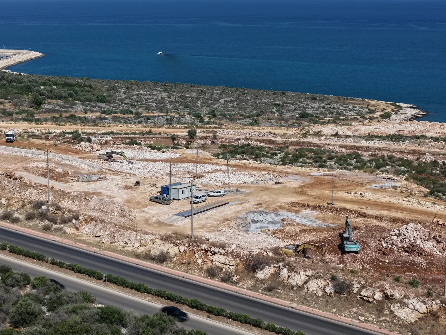 Kumkuyu Tatil Köyü - D400 Karayolu Cephesi